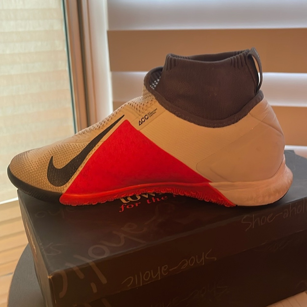 Running shoes
